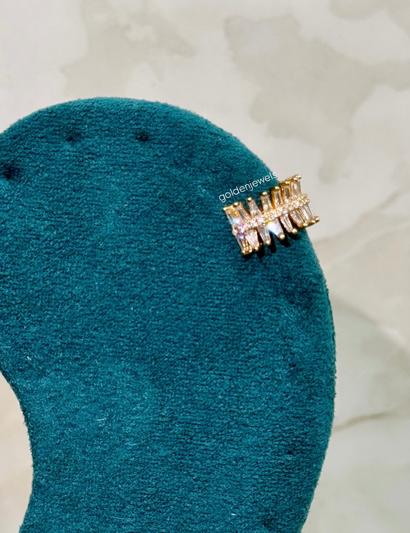 Earcuff Royale - Golden Jewels